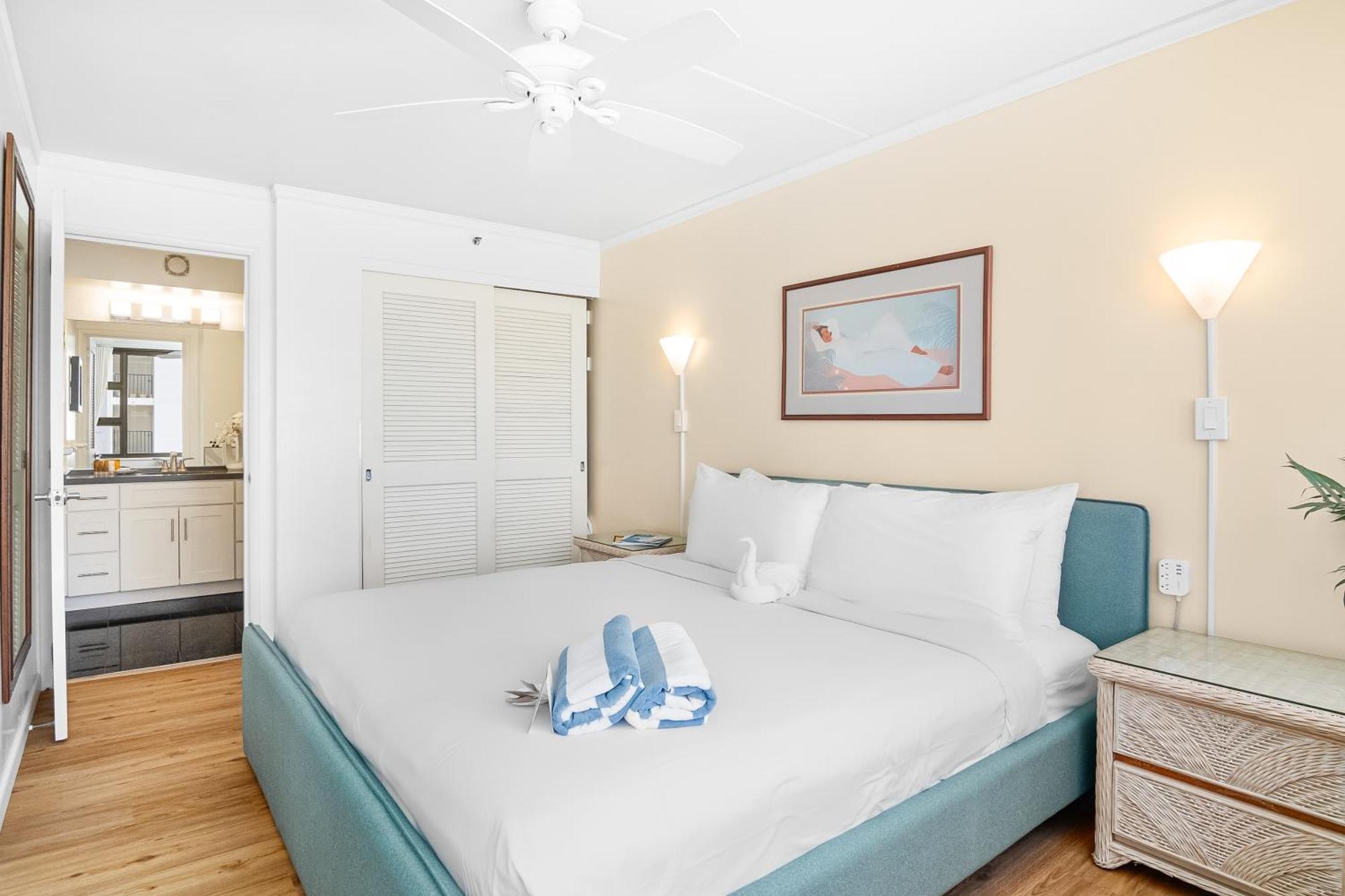Waikiki Ocean View King Bed & Free Parking