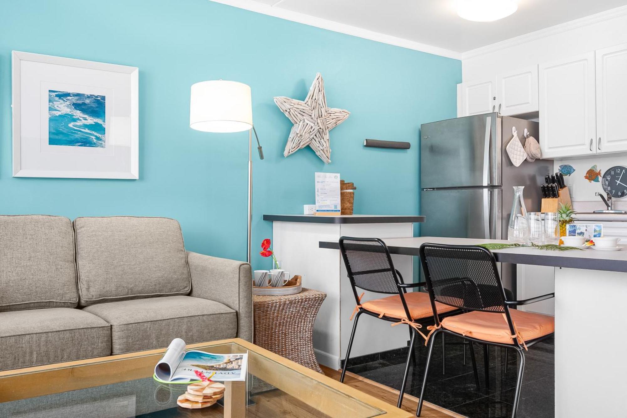 Waikiki Ocean View King Bed & Free Parking Apartment *